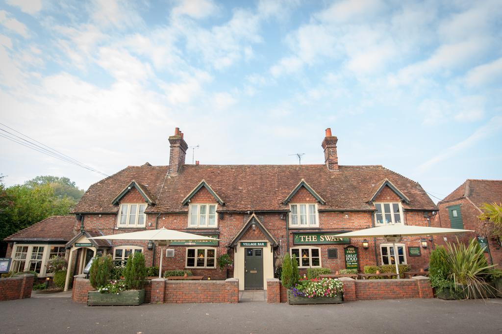 Swan, Thatcham By Marston'S Inns Exterior photo